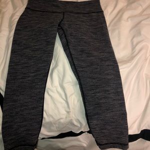 Patterned crop leggings!